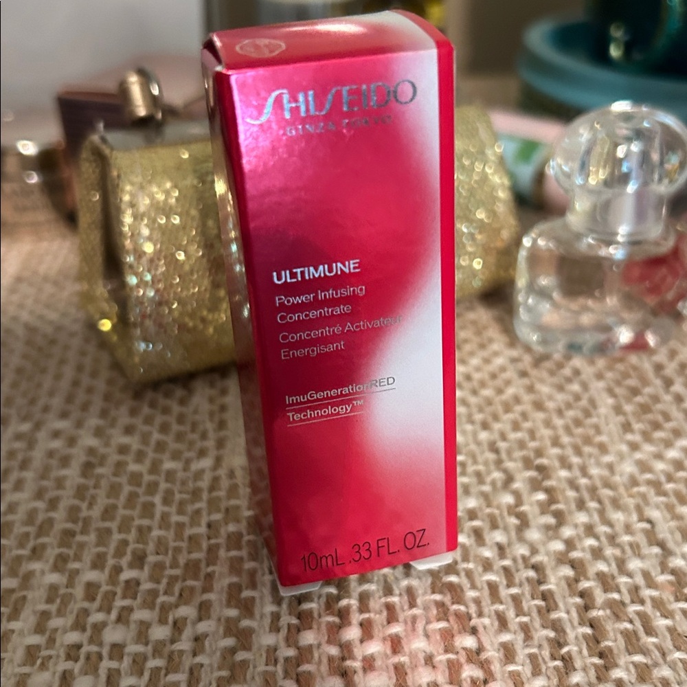 Shiseido Ultimune Power Infusing Concentrate in Vibrant Red